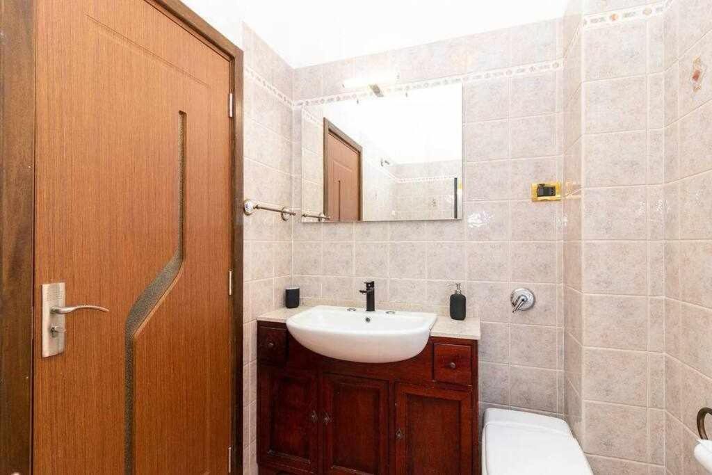 Appartamento A Pochi Passi Dalla Stazione Comodo A Coppie E Famiglie, Casa Ferrucci Collegno Kültér fotó